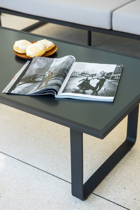 Horizon Coffee Table with Magazine
