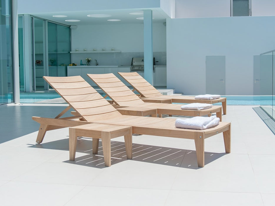 Roble Tivoli Wooden Sunbed from Alexander Rose