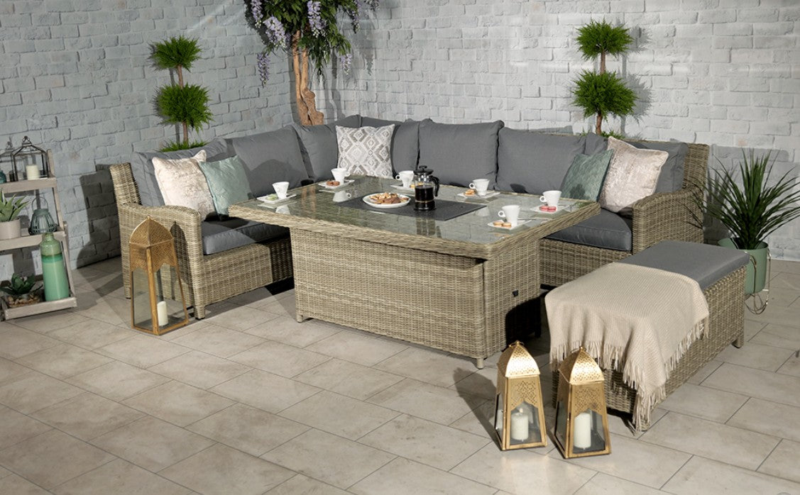 Luxury Wentworth Fire Pit Set from Beautiful Gardens